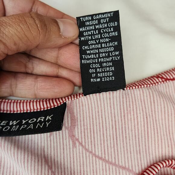 New York and Company Rosette Floral Print Sleeveless Romantic Red Top, Medium - Picture 7 of 8